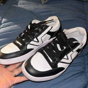 Didn’t wear much I have a wide feet , wore probably twice